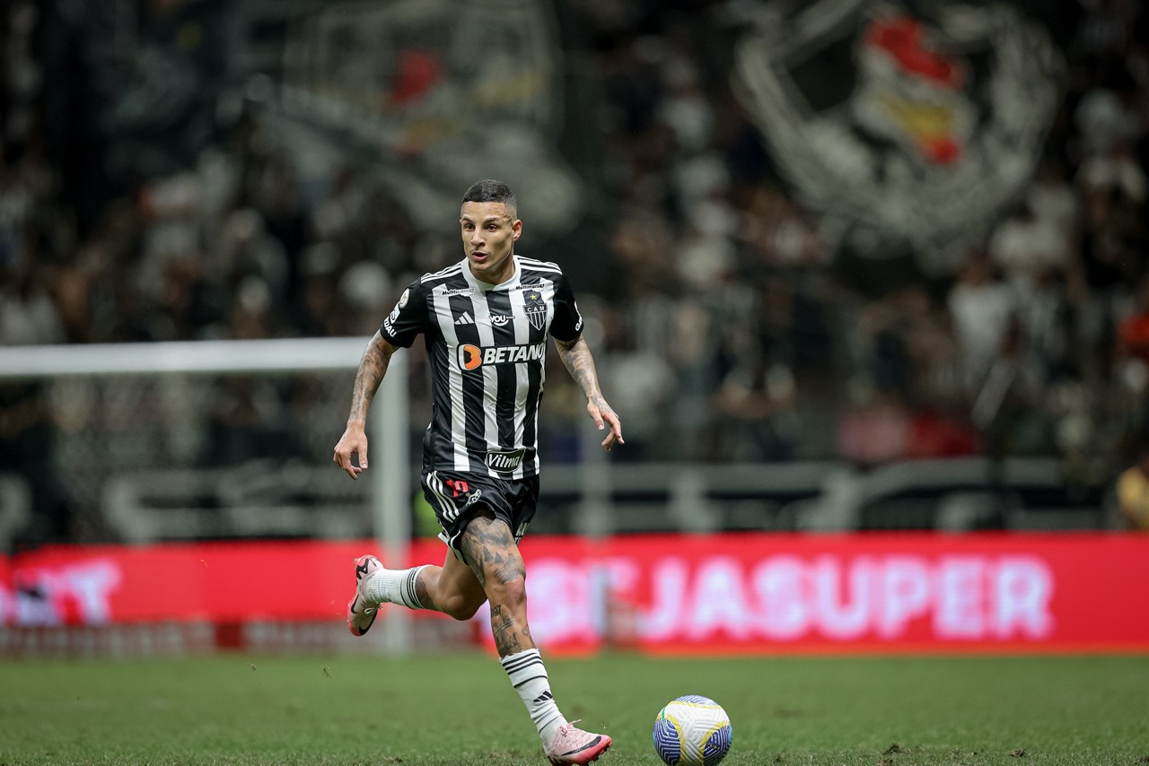 Lateral Guilherme Arana disse que o Galo briga pelo título Brasileiro