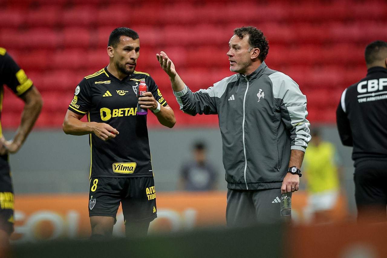 O técnico Gabriel Milito elogiou a atuação da equipe contra o Juventude