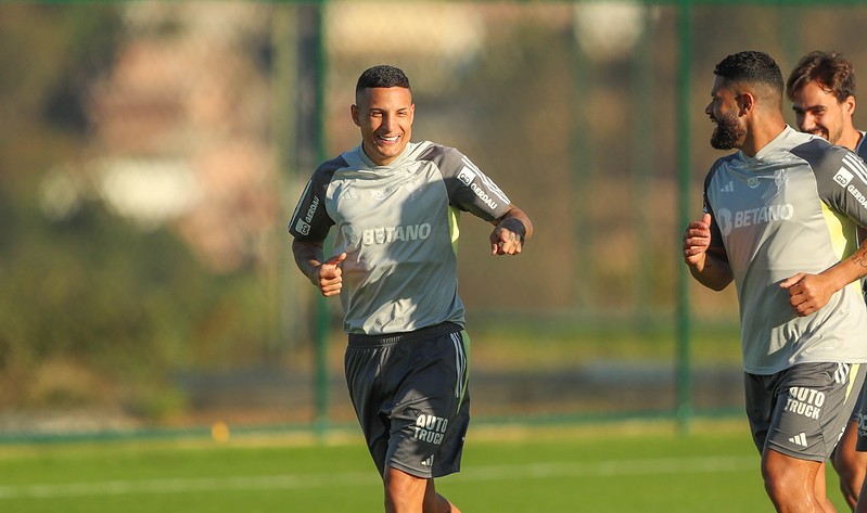 Lateral tem oito títulos conquistados com a camisa atleticana