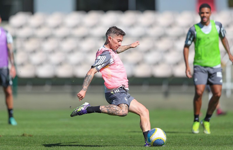 O meia Bernard está relacionado para o jogo e vive a expectativa de repetir o mesmo sucesso que teve em sua primeira passagem pelo Galo