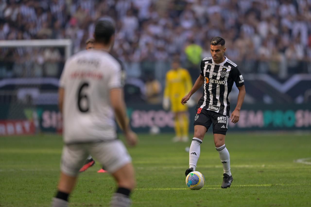 Fausto Vera em ação durante a partida contra o Vasco, na Arena MRV