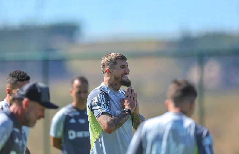 Zagueiro Lyanco foi oficializado pelo Atlético como novo reforço para a próxima janela de transferências