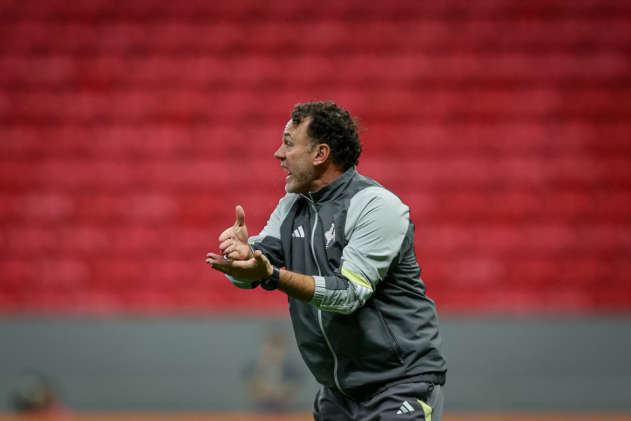 Técnico Gabriel Milito armou o Atlético com novidades para encarar o Criciúma fora de casa