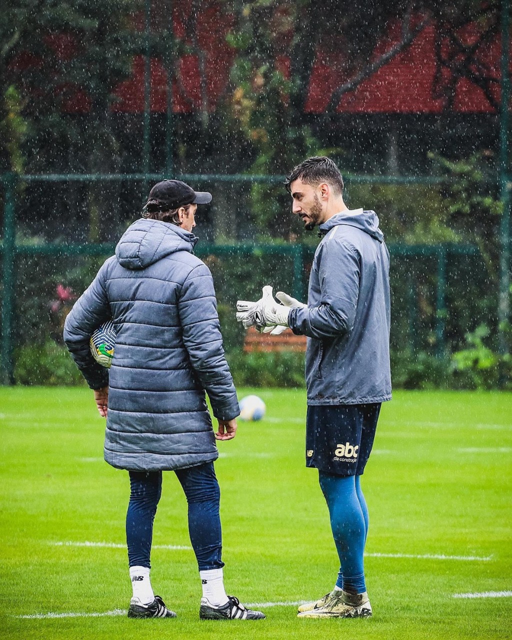 Goleiro Rafael, do São Paulo, participou do treinamento nesta terça-feira (9 de julho)