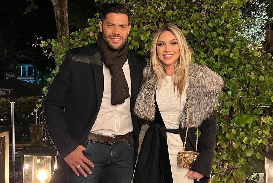 Atacante Hull e a esposa Camila Ângelo