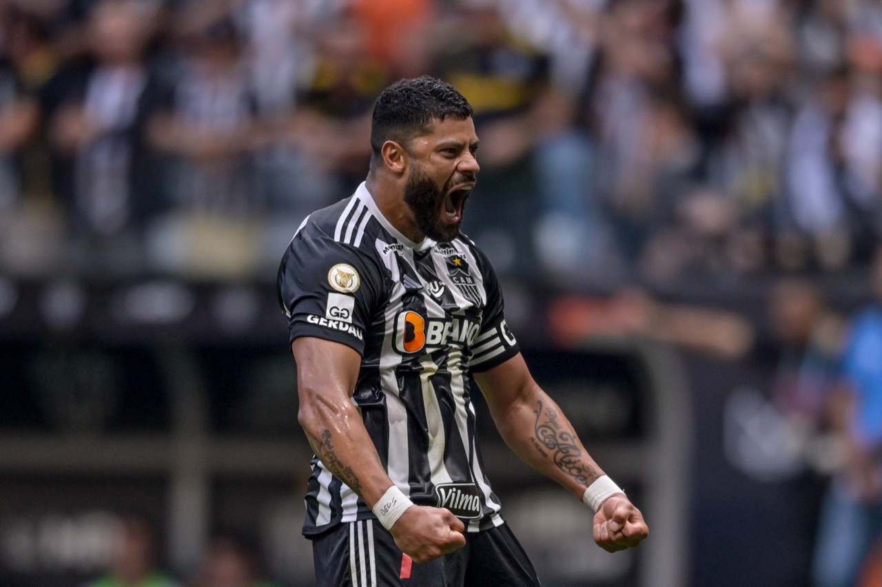 Hulk comemora um de seus dois gols durante a vitória sobre o Vasco na Arena MRV