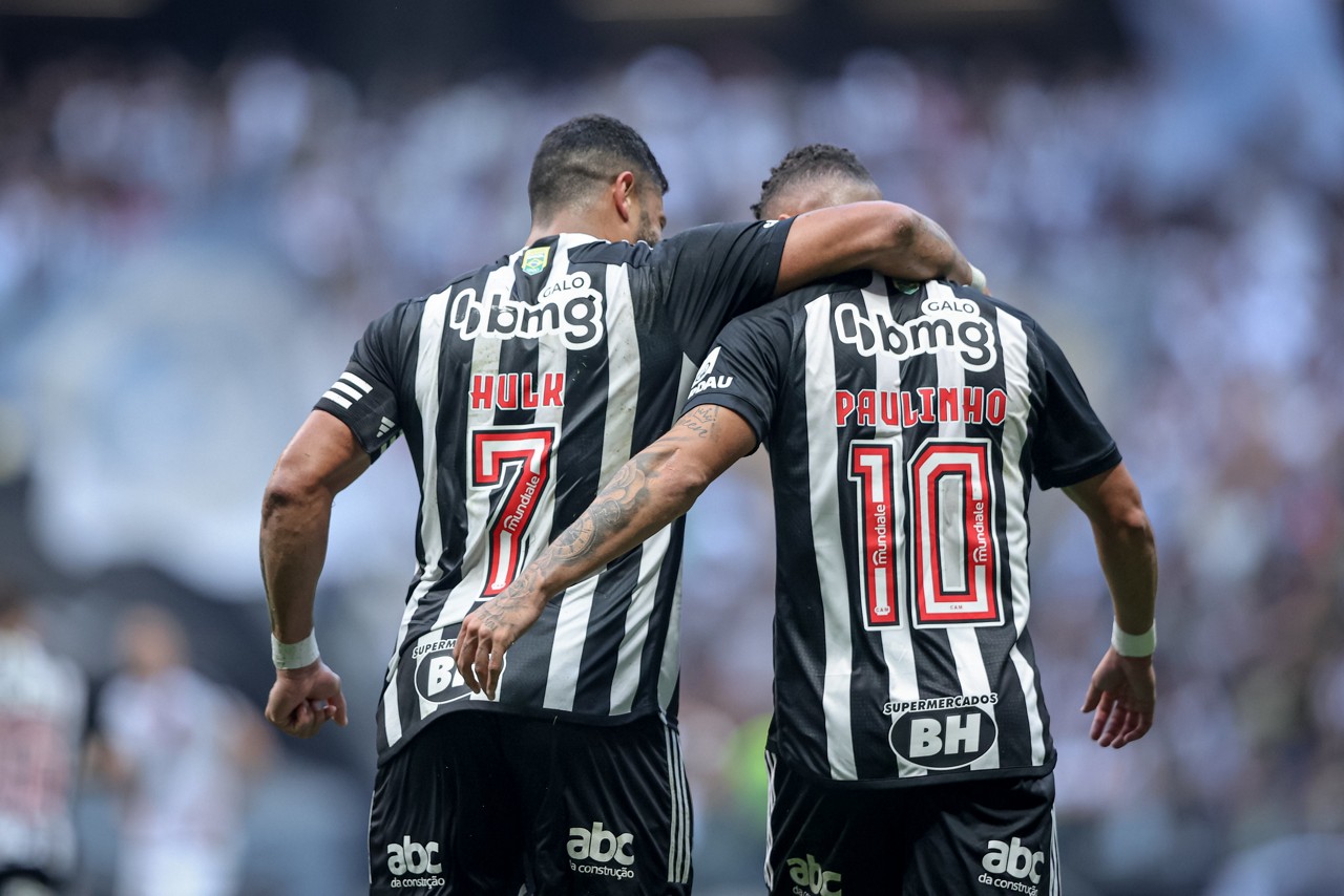 Hulk e Paulinho são as esperanças de gol do Atlético contra o Corinthians