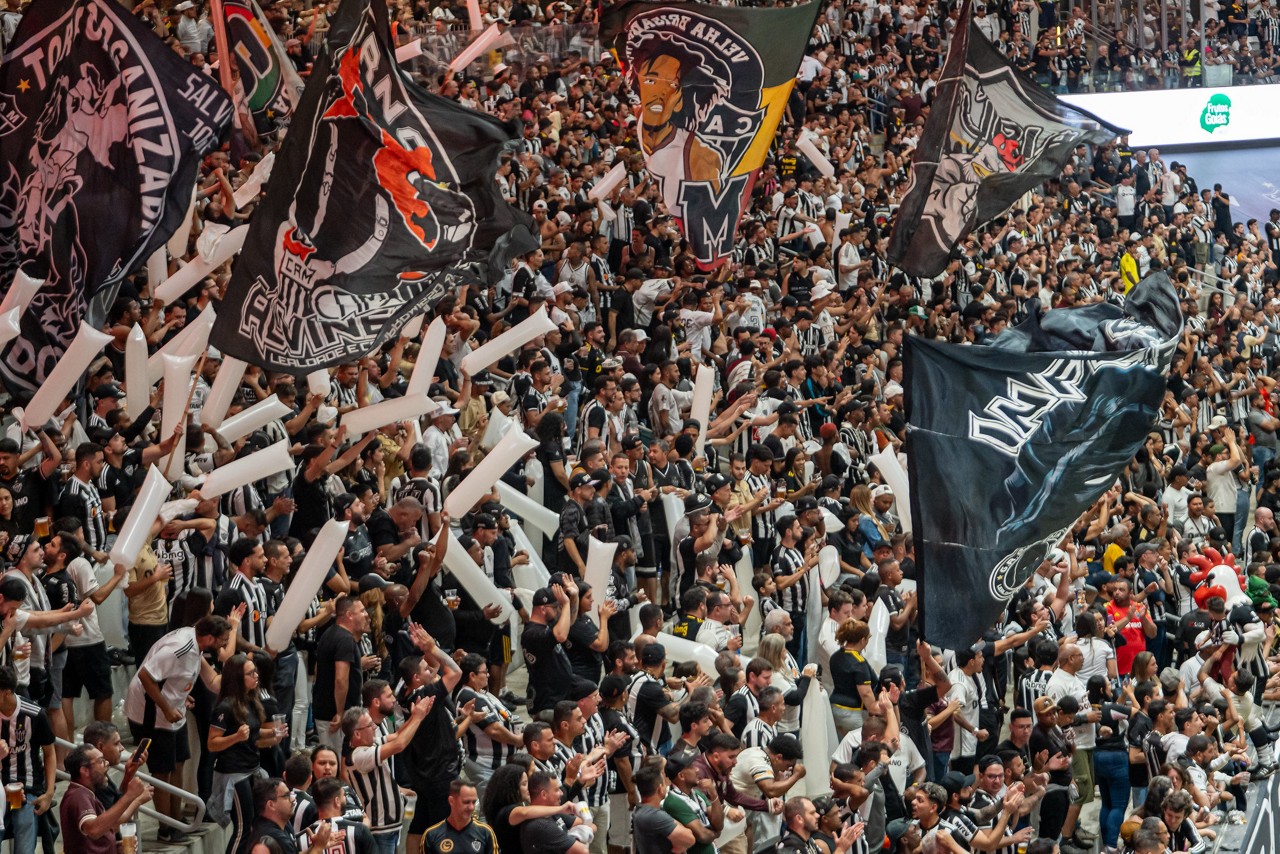 Torcida do Atlético faz a festa nas arquibancadas da Arena MRV; duelo com o São Paulo foi confirmado no estádio alvinegro