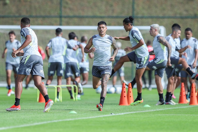 O meia Zaracho foi desfalque nos dois últimos jogos do Atlético