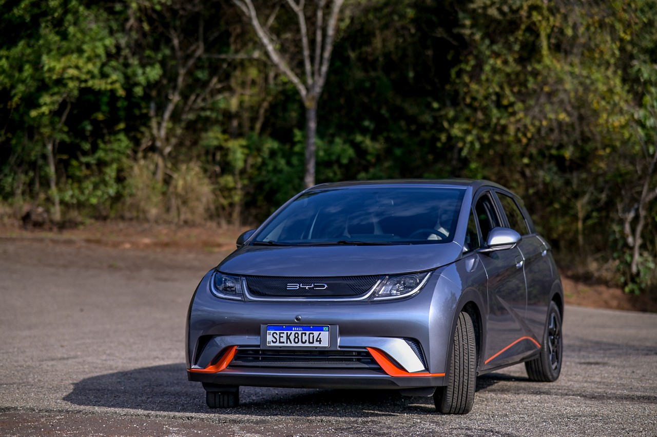 BYD Dolphin não escapou do aumento de preço promovido pela marca chinesa no Brasil