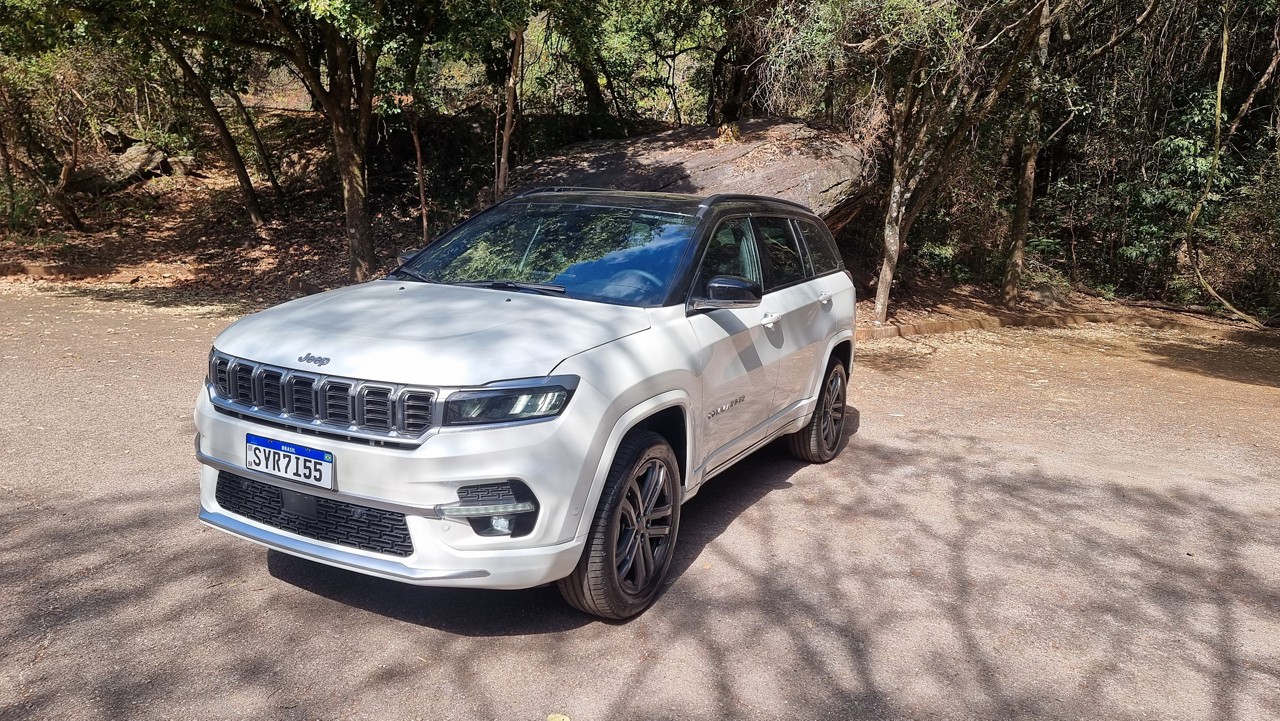 Com o motor Hurricane 4, Jeep Commander ganhou a dose extra de força que tanto precisava