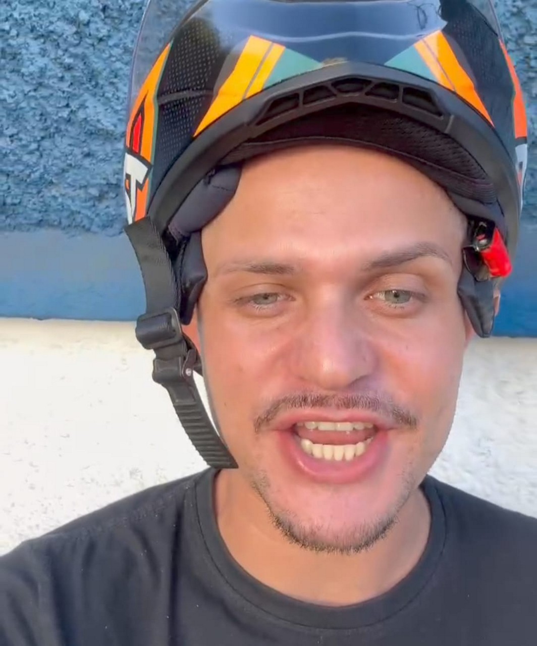 Bruno Martins, mais conhecido nas redes sociais como "uma simples camponesa"