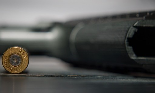 Armas de fogo são utilizadas na maioria dos casos que terminam com o assassinato de menores