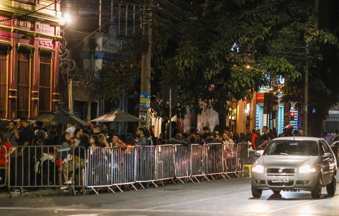 Bares podem utilizar as faixas de estacionamento em frente ao estabelecimento, desde que tenham autorização prévia da BHtrans