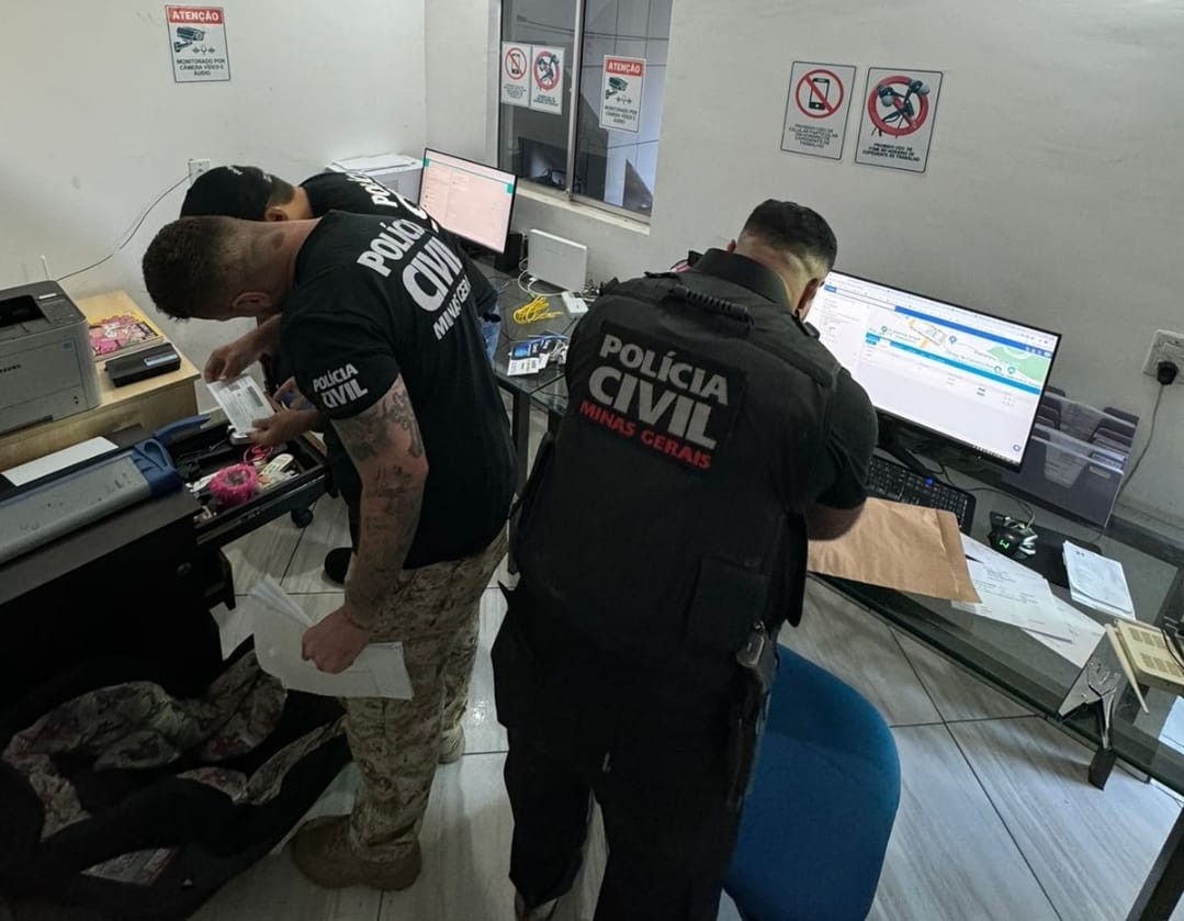 Policiais cumpriram mandados de busca e apreensão na primeira fase da Operação Monopólio