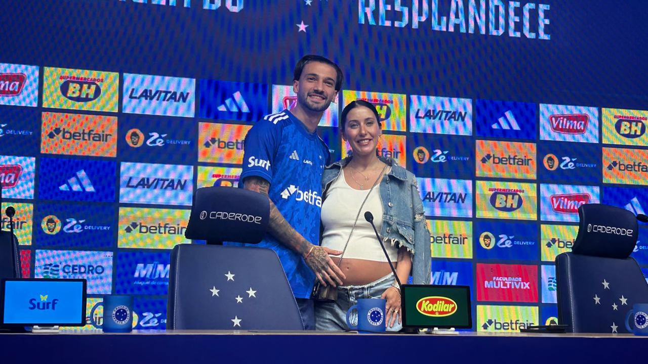 O atacante Lautaro Díaz e a esposa dele, a argentina Marianella De Arca