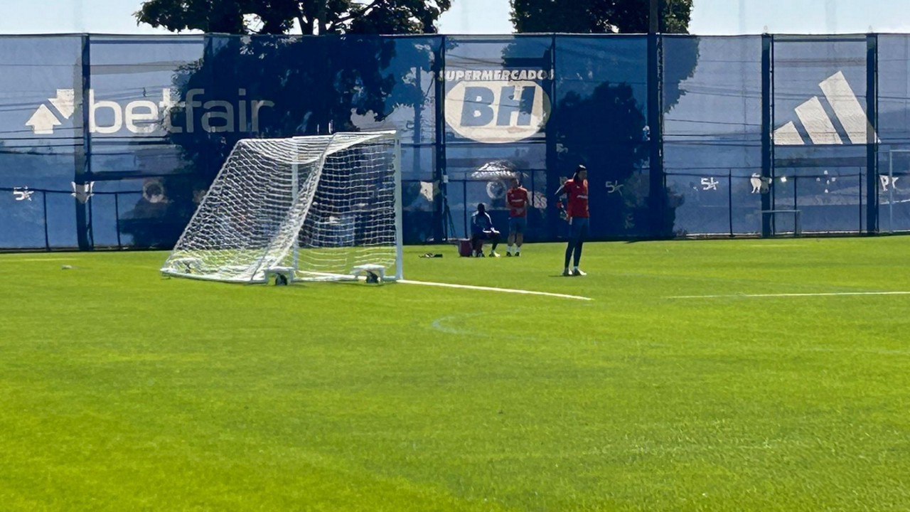 João Pedro não participou do trabalho com os demais jogadores de linha do Cruzeiro na Toca