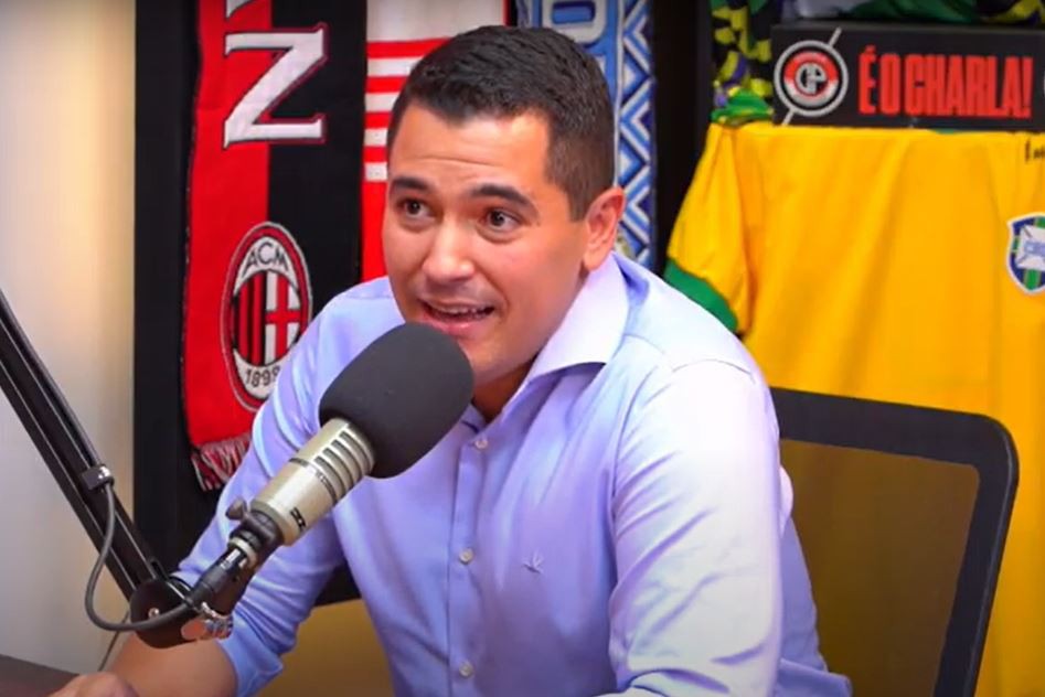 Pedro Martins durante conversa no canal Charla Podcast, no YouTube