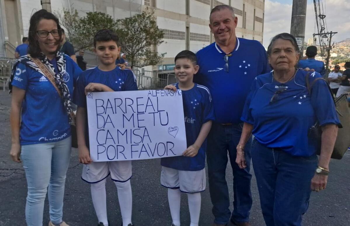 Família veio de Alfenas para ver o jogo entre Cruzeiro e Bragantino: Daniela Aguiar, 48, ao lado dos filhos
Gustavo Otaviano, 12, e Henrique Otaviano, de 9, do marido Octaviano Ferreira, 55 e a tia avó dele, Cristina Pacheco, 74