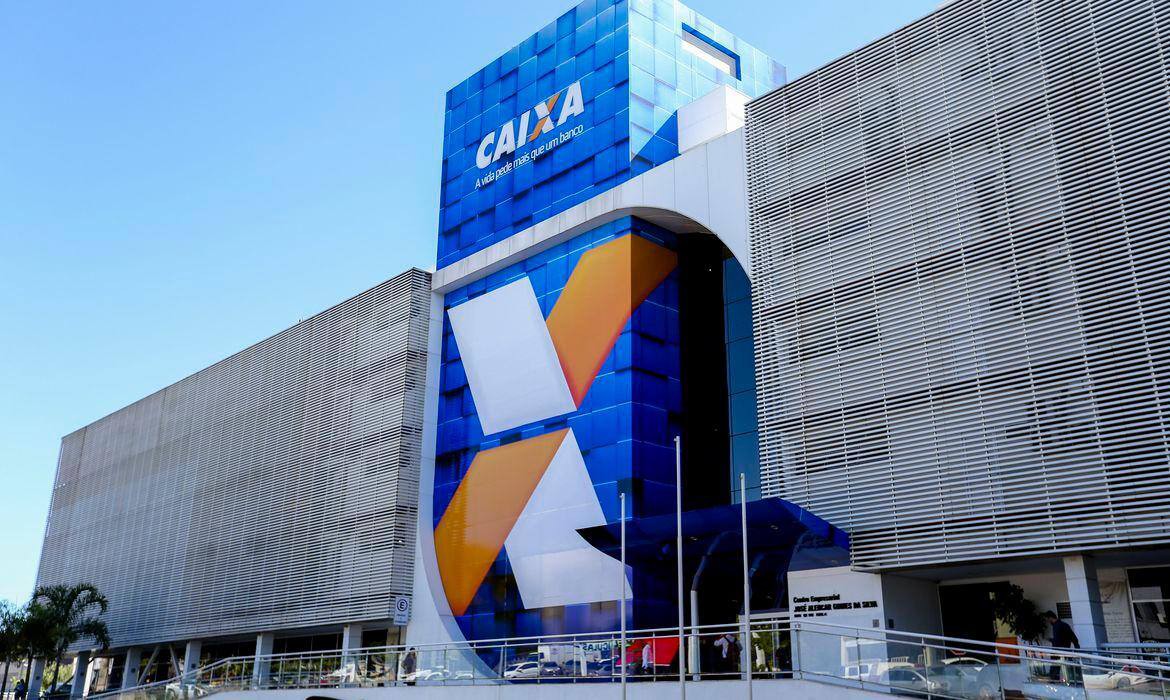 Alguns boletos devem ser pagos antes do feriado, para evitar a cobrança de juros, de acordo com a Febraban