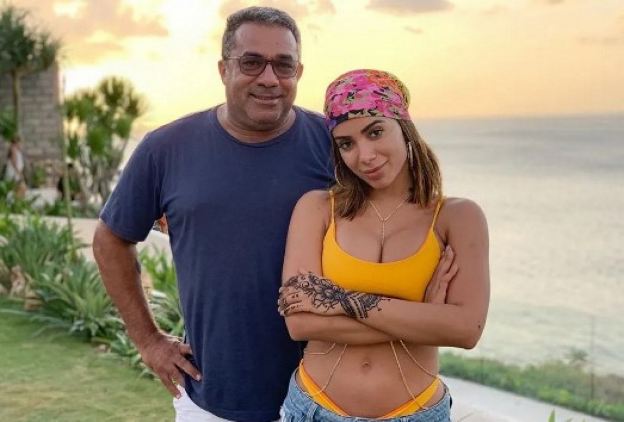 Anitta e seu pai Mauro Machado, conhecido como o Painitto nas redes sociais
