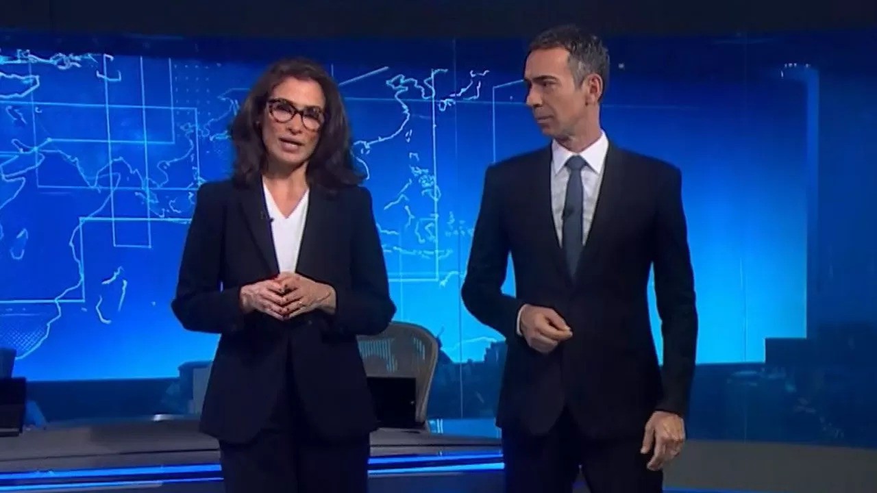 Os jornalistas Renata Vasconcellos e César Tralli apresentaram o JN na última segunda-feira (15/07)