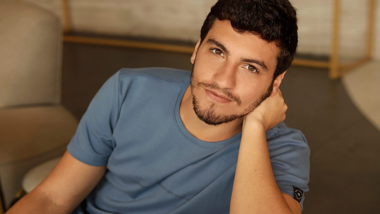 O ator Henrique Barreira interpreta o papel de Murilo, em 'Família é Tudo'