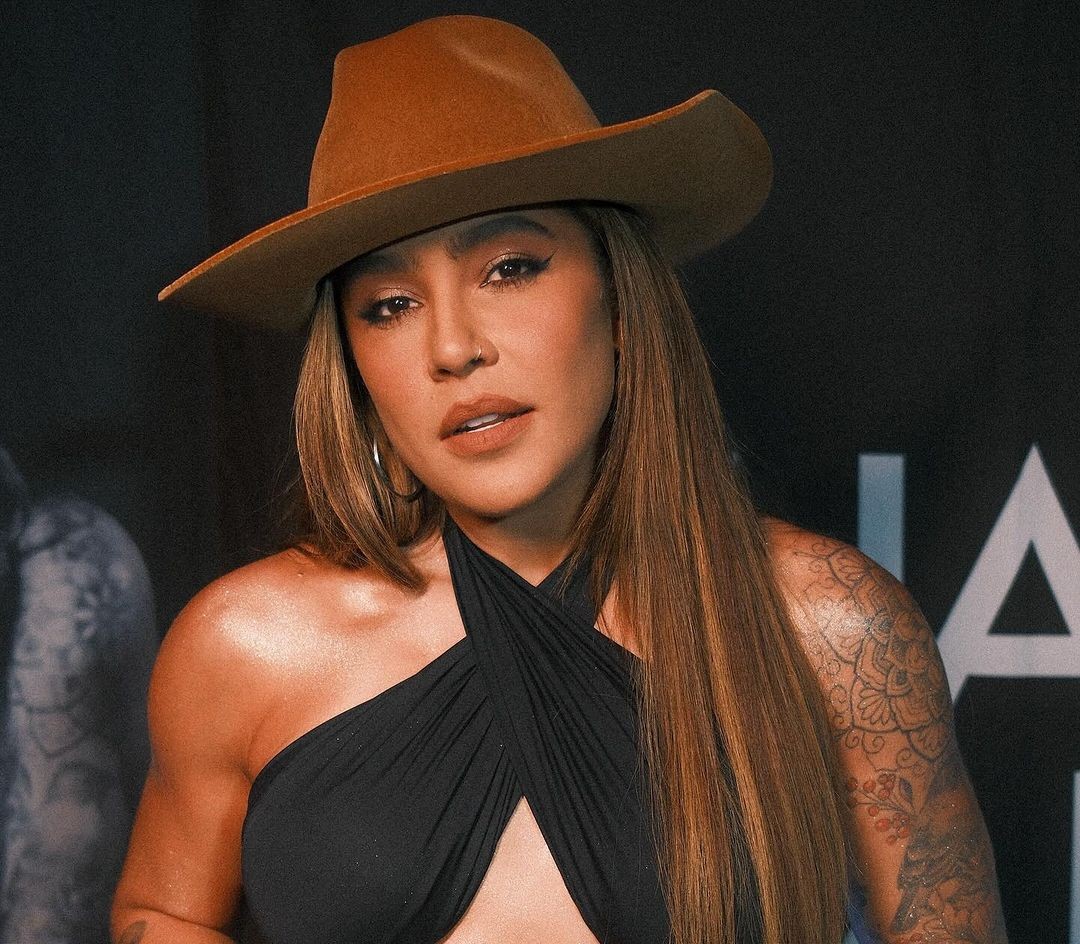 Lauana Prado lidera as paradas com o pot-pourri "Me Leva Pra Casa" / "Escrito Nas Estrelas" / "Saudade"
