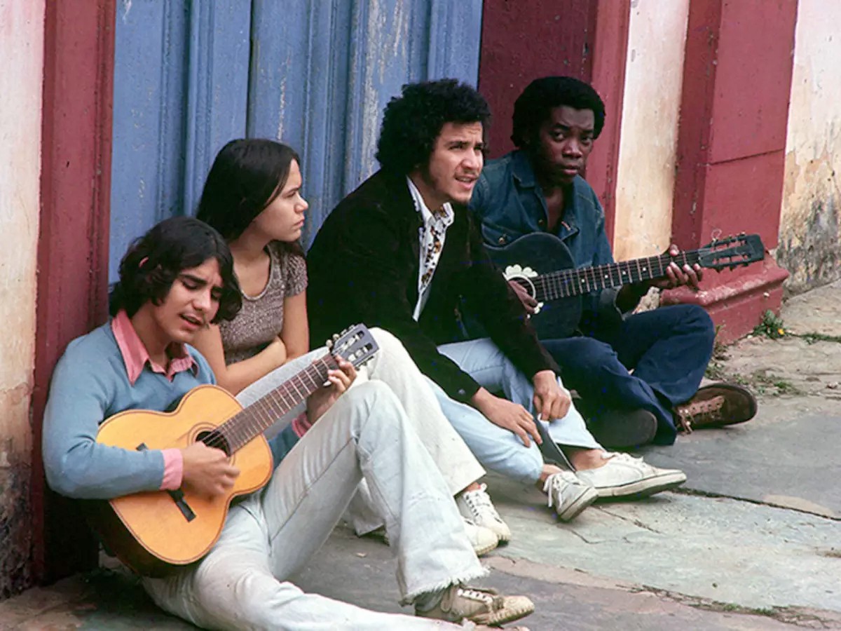 Lô Borges, Duca Leal, Márcio Borges e Milton Nascimento nas ruas de Diamantina no começo dos anos 1970