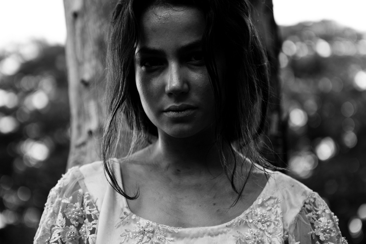 Fernanda Marques vive uma jovem que é internada por ter ficado grávida antes de casar, não apresentando qualquer diagnóstico psiquiátrico
