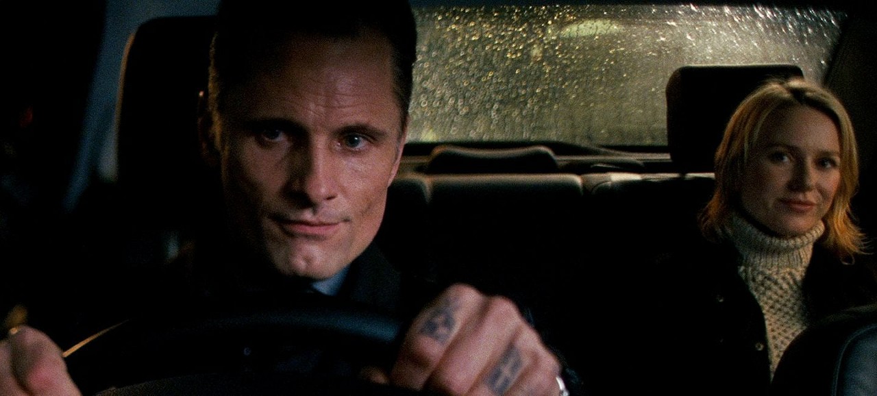 Violência crua nesse filme de máfia com ator de O Senhor dos Anéis, que está no streaming