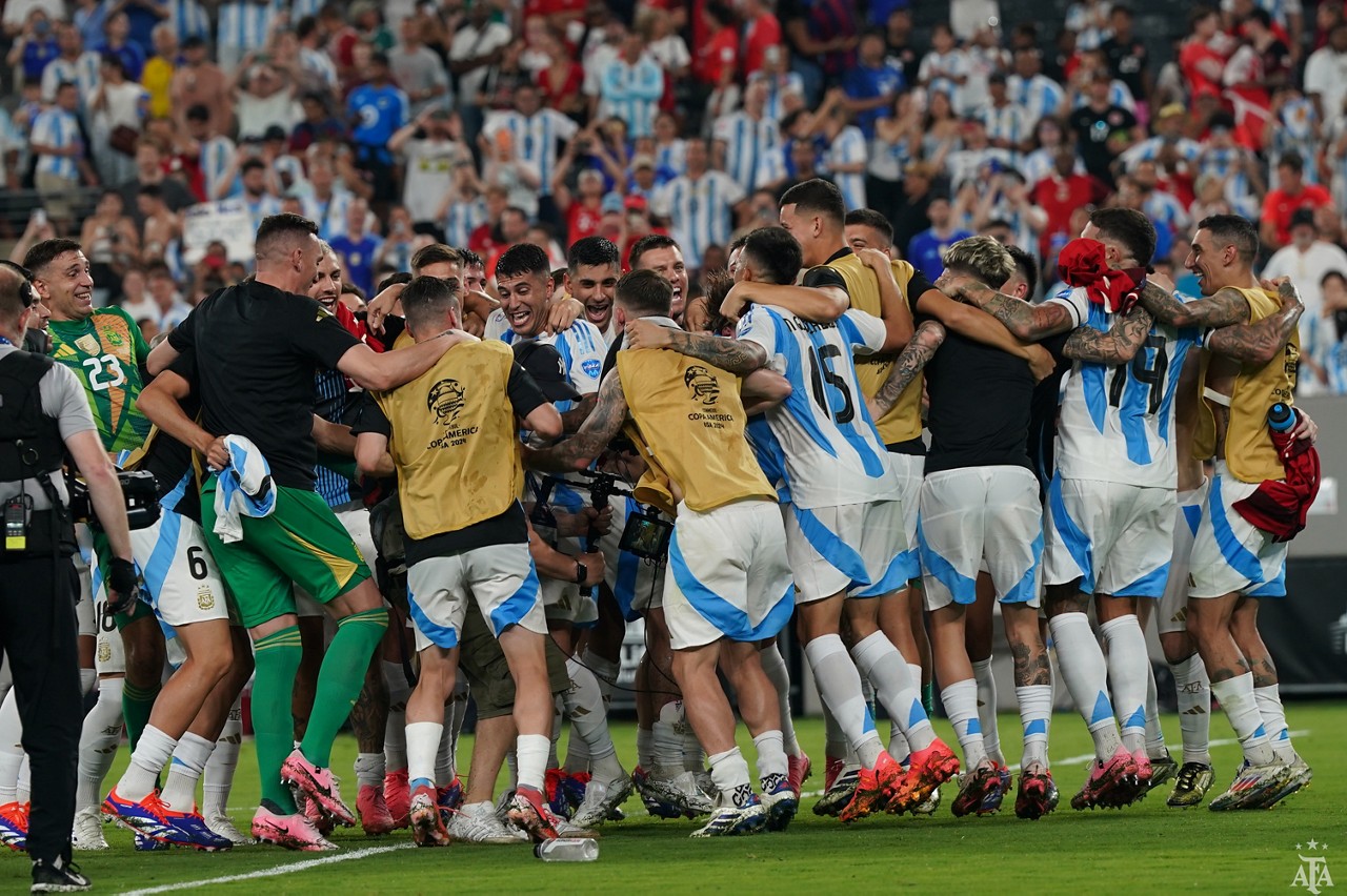 Jogadores da Argentina comemoram classificação à final da Copa América