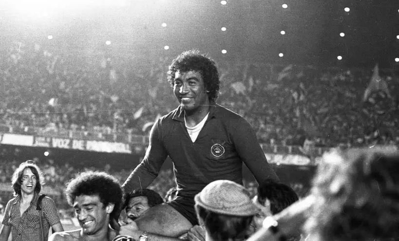 Tobias foi titular do time até a temporada 1978, quando deixou o clube, rumo ao Athletico-PR, após 125 jogos