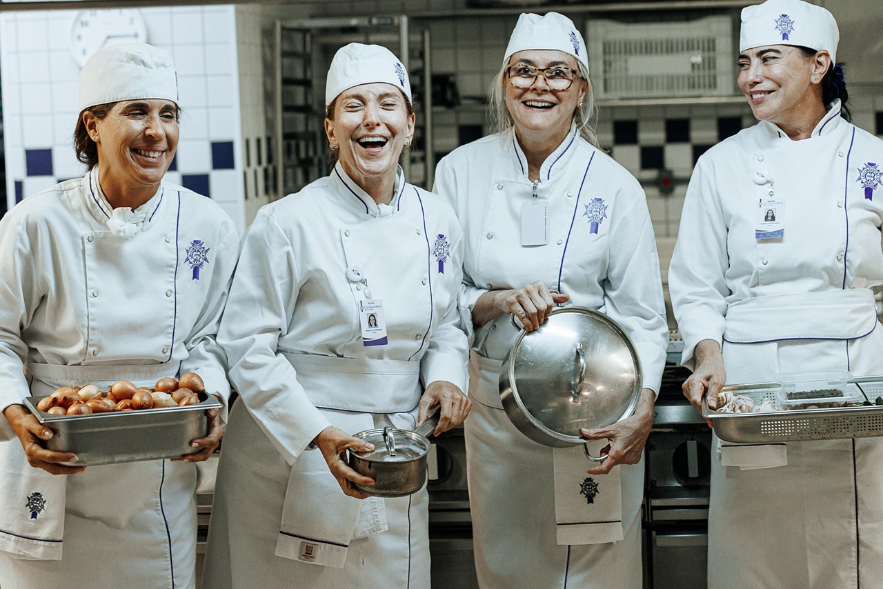 Le Cordon Bleu é a principal rede global de institutos de artes culinárias e gestão de hospitalidade, com uma herança que abrange 129 anos