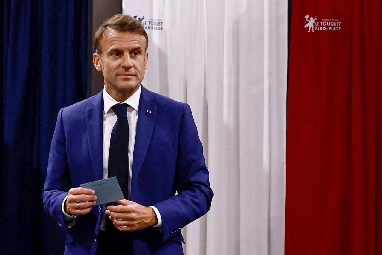 Emmanuel Macron está sem primeiro-ministro 