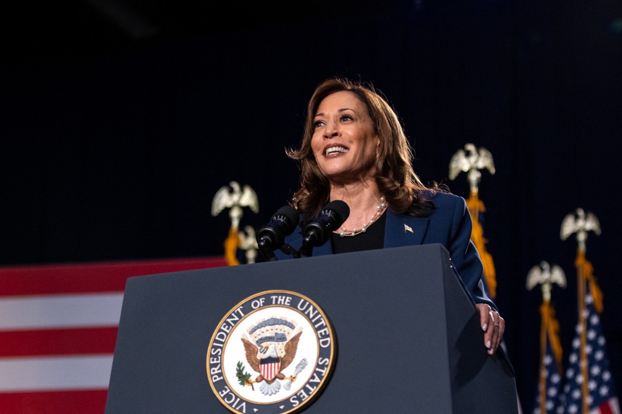 Kamala desembarcou em Milwaukee e fez discurso efusivo e confiante para apoiadores