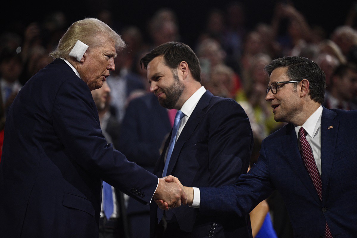 Trump usou curativo na orelha durante convenção 