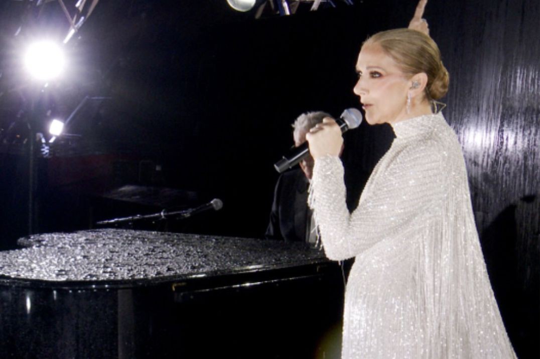 Celine Dion emocionou ao público no final da cerimônia de abertura dos Jogos de Paris