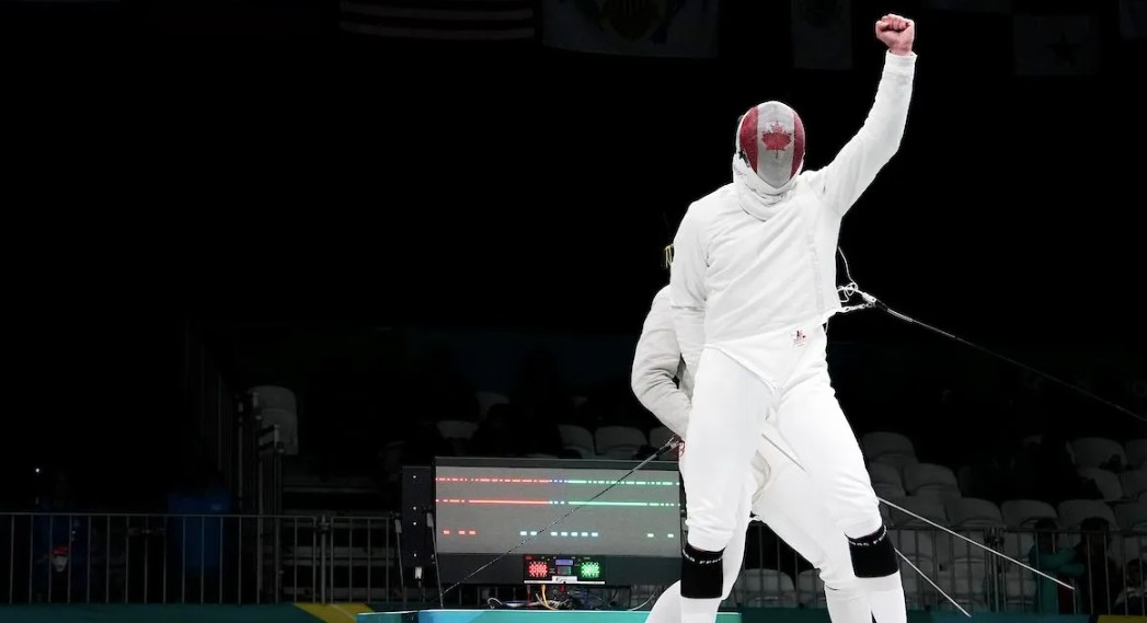 Em sua estreia olímpica, o 35º colocado no ranking mundial abriu seis pontos de vantagem no início do confronto com Szilagyi.