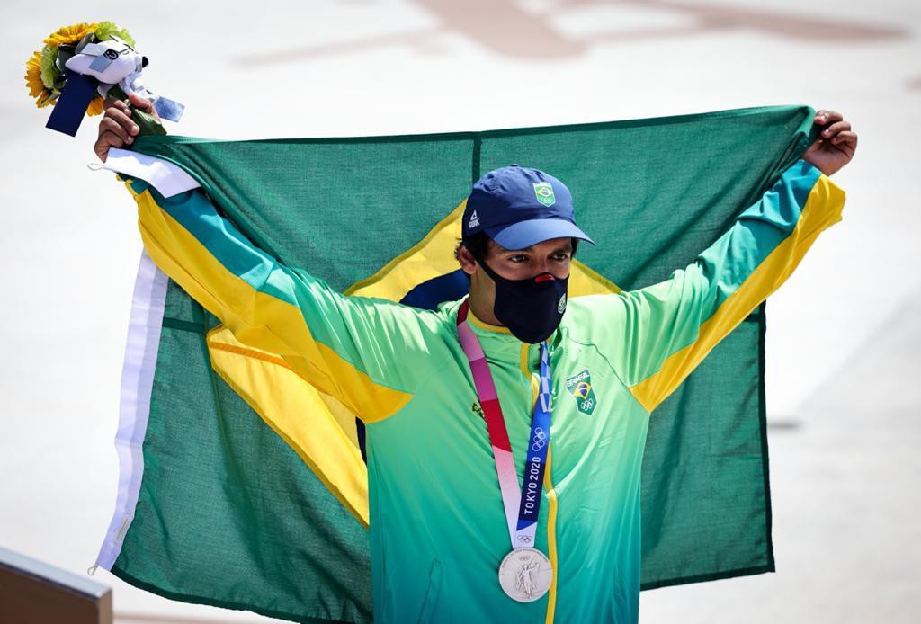 Skatista Kelvin Hoefler faturou a medalha de prata no street em Tóquio-2020