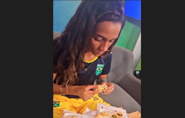 Rayssa Leal tem 16 anos e nasceu em Imperatriz, no Maranhão