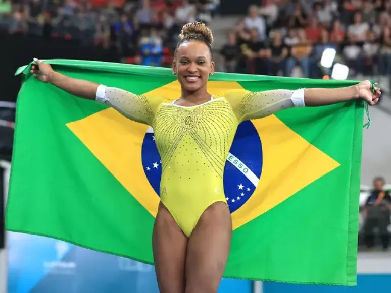 Rebeca terá um novo desafio em Paris
