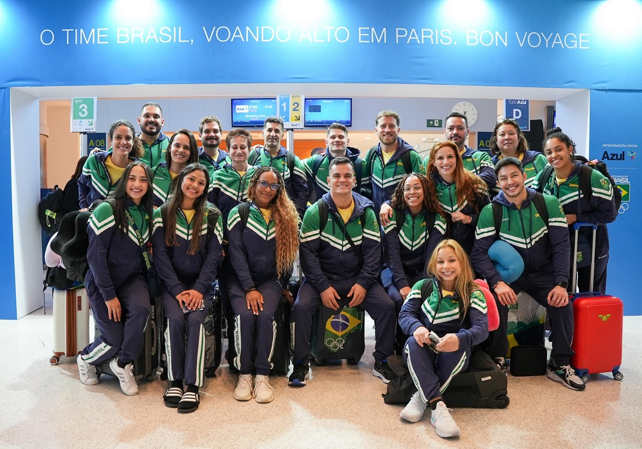Seleção de ginástica artística do Brasil já embarcou para a França e será a primeira a entrar na Vila Olímpica