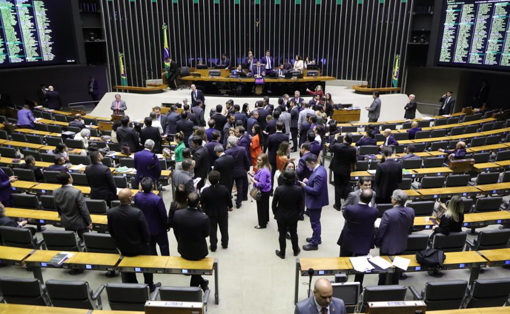 Plenário da Câmara dos Deputados durante a votação do texto que regulamenta a reforma tributária
