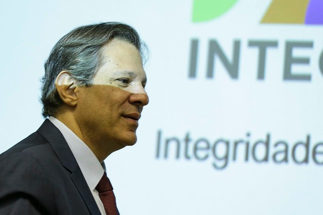O ministro da Fazenda, Fernando Haddad, respondeu às críticas sobre os vetos do presidente Lula ao sancionar o projeto de renegociação das dívidas estaduais com a União.