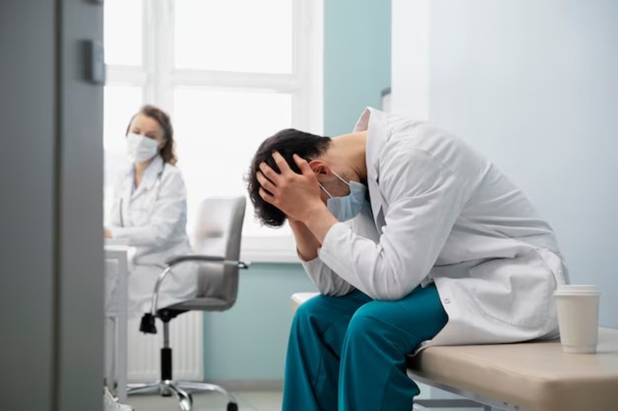 Médico em ambiente de trabalho - Imagem ilustrativa