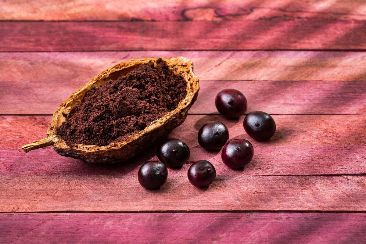O açaí é uma fruta rica em nutrientes importantes para a saúde