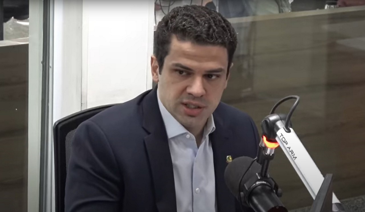 O senador Castellar Guimarães Neto foi o entrevistado do Café com Política desta quarta-feira (24/7)