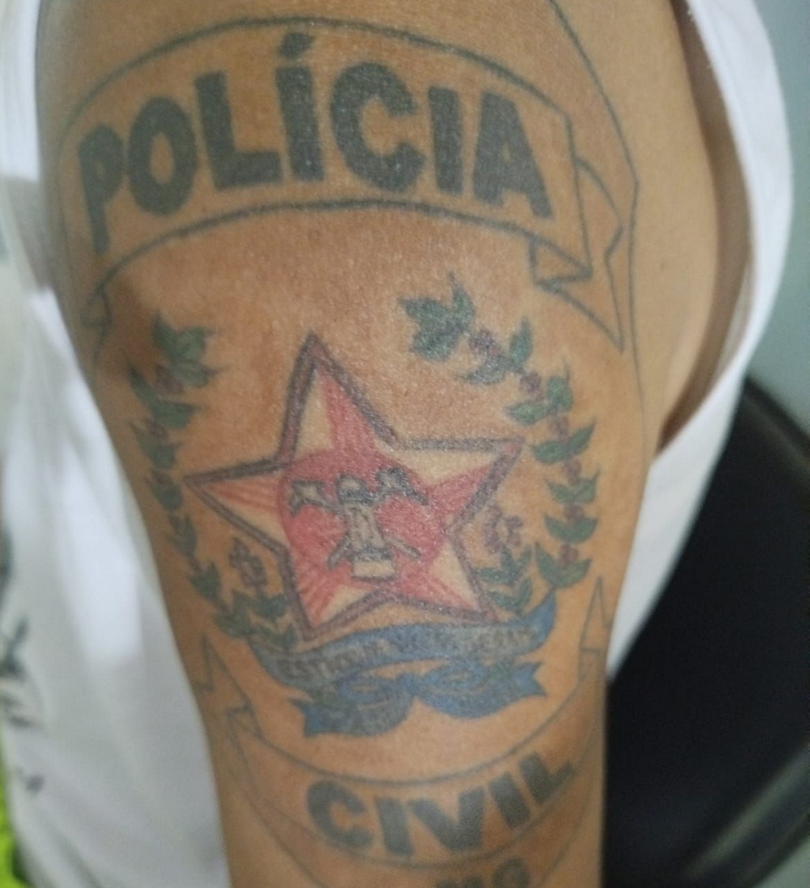 Tatuagem do falso policial civil