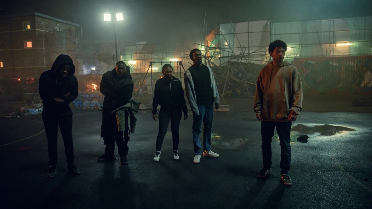 Cena de 'Supacell', série da Netflix em que cinco jovens negros do Sul de Londres ganham superpoderes